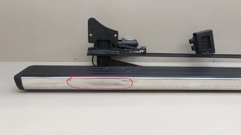 GMC/CHEVROLET SIERRA-SILVERADO 1500 2019-2022 ESTRIBO ASISTENCIA LATERAL PASO FABRICANTE DE EQUIPOS ORIGINALES Foto 4 de 4