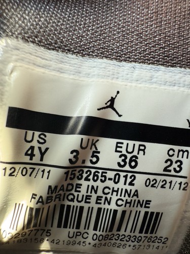 Air Jordan 12 Retro Talla 4Y GS Cool Gris Blanco Nike (153265-012) Con Caja Original - Imagen 9 de 10