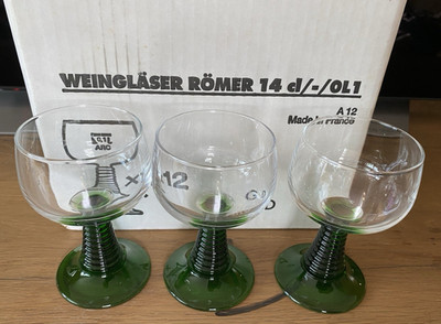 12  Arcoroc Weingläser Römer ARC ~ 0,1 l / 140 ml ~ grüner Stiel/Fuß ~ Neu & OVP