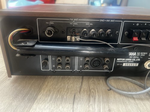 YAMAHA CR-200 Natural Sound Stereo Receiver - untested - Picture 6 of 9