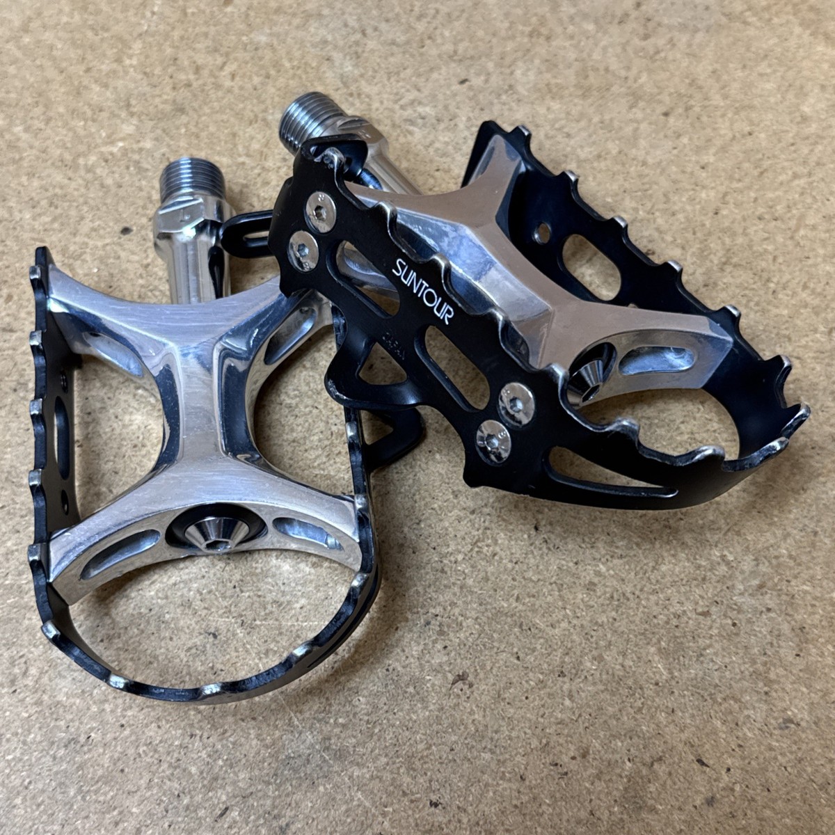 SUNTOUR 　XC　プロ　フラットペダル 金属製 SUNTOUR XC プロ フラットペダル 金属製 □ SUNTOUR SUPERBE PRO
