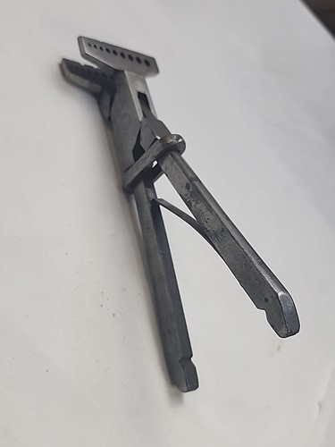 Vintage Acier Fondu Watchmakers HAND BROACHING Pliers tool missing lock ring - Picture 8 of 8