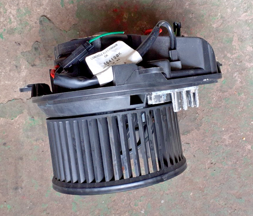 RANGE ROVER Heater FAN FROM A 2002 - Picture 4 of 5