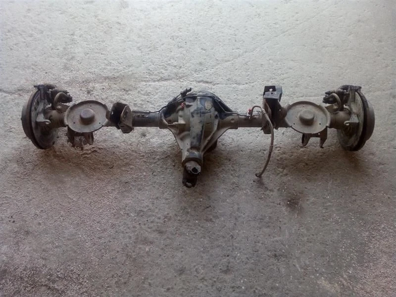 Spicer 44 Rear Axle 4.10 Ratio Tru-lok from 2005 Jeep Wrangler 8051262 Foto 2 de 4