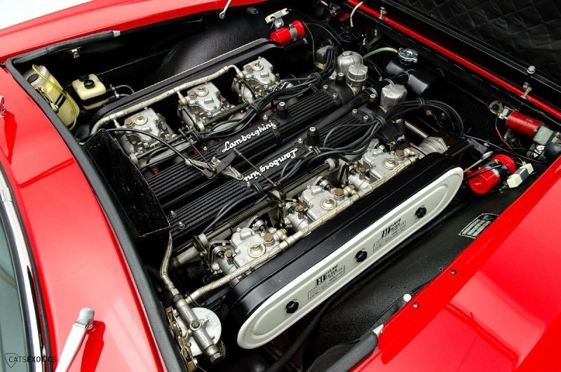 The 4.0-liter V-12 can be relied on to produce 350 horsepower.
