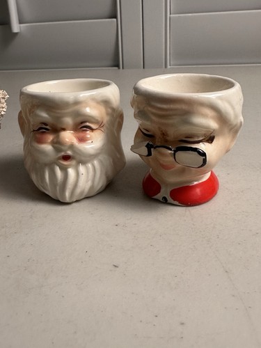 Set Of 4 VTG Kreiss Mr & Mrs Santa Salt , Pepper , Egg Cups Christmas Ceramic - Picture 8 of 9