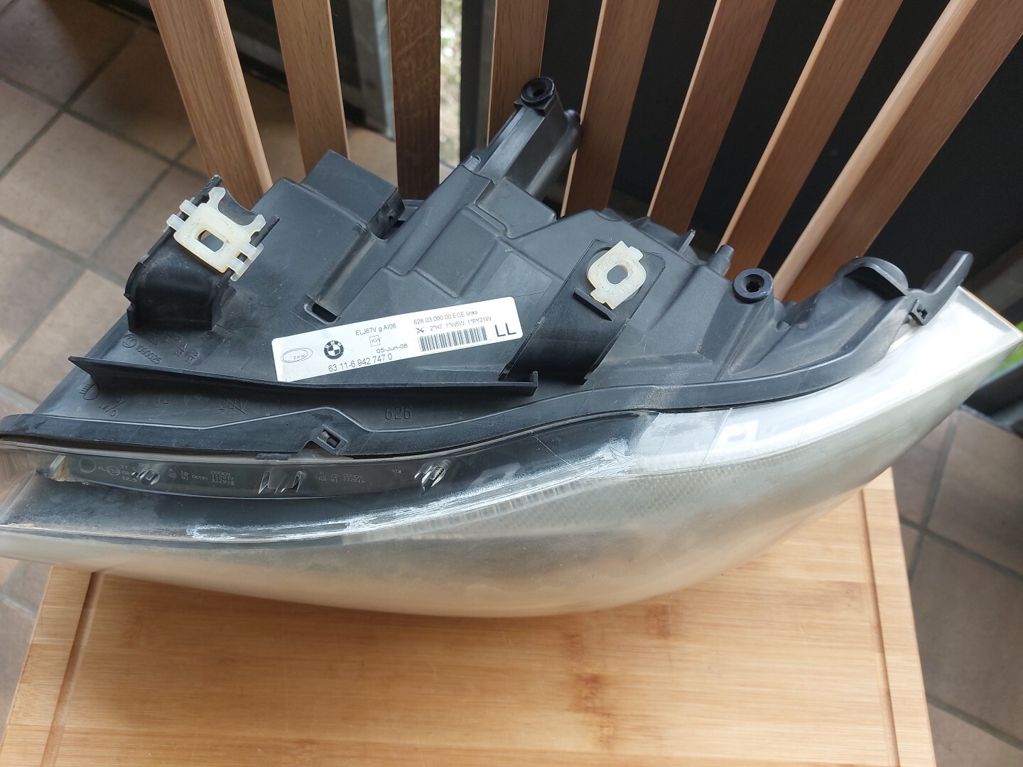 Frontscheinwerfer 63.11-6942748.0 und 63.11-6942747.0 BMW 318d  