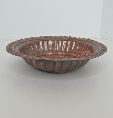 Vtg Hand Etched Copper BOWL MOLD Repousse BOHO Wall Plate Tinned Ethnic 8" - Picture 4 of 5