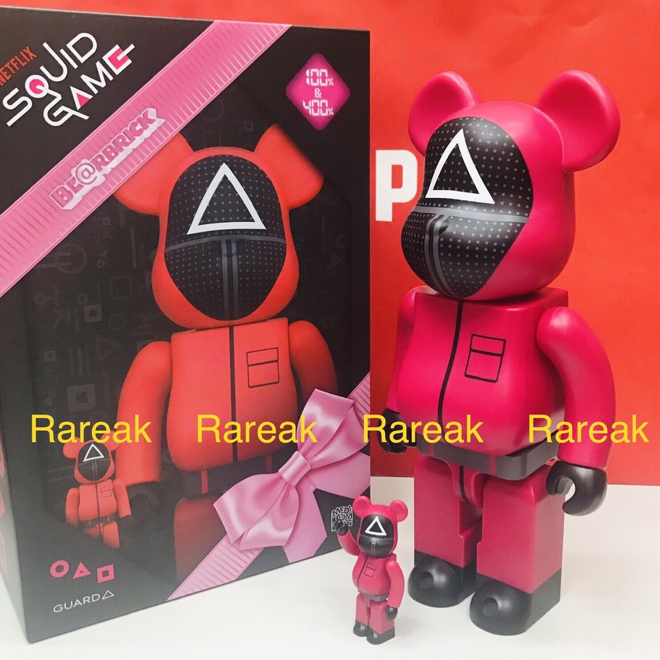 Bearbrick SQUID GAME GUARD “□” | angeloawards.com