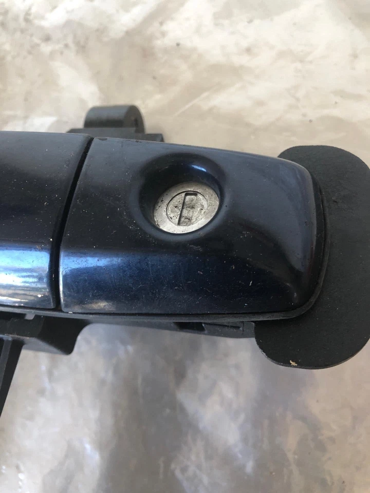 Cadillac SRX 2007 manija de puerta exterior delantera izquierda lado del conductor izquierda izquierda usada Foto 2 de 4