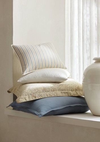 Ralph Lauren Madalena Euro Sham 26" Wetherly 100% Washable Linen in Sky Blue NIP - Picture 2 of 9