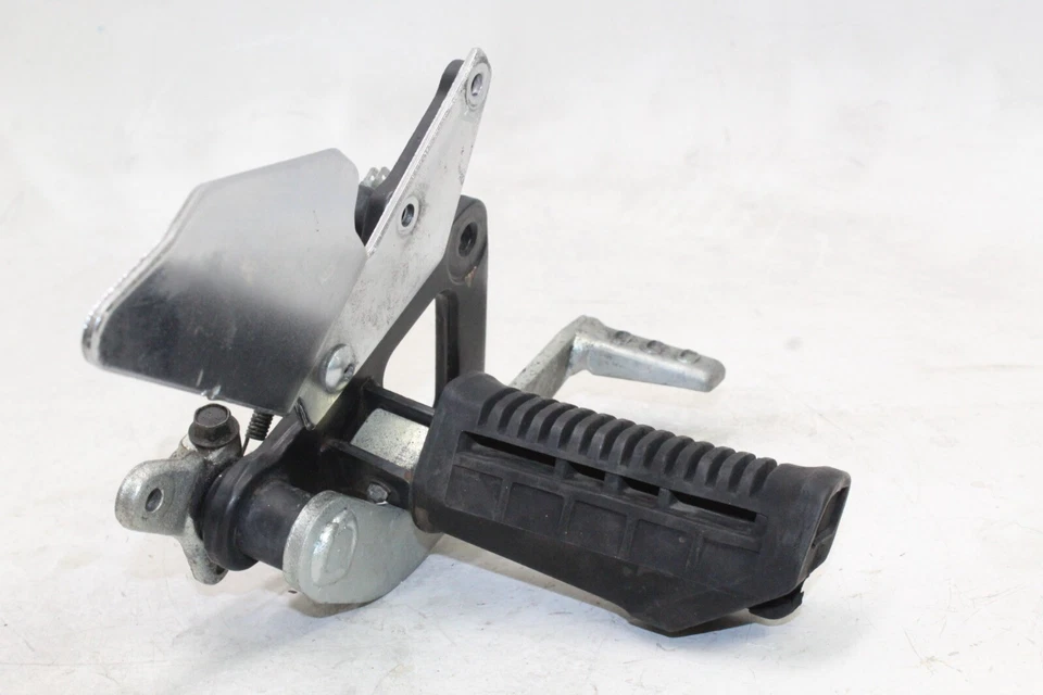 2009 SUZUKI GS500F OEM RIGHT REARSET REAR SET DRIVER FOOT PEG REST STOP - Imagem 4 de 4