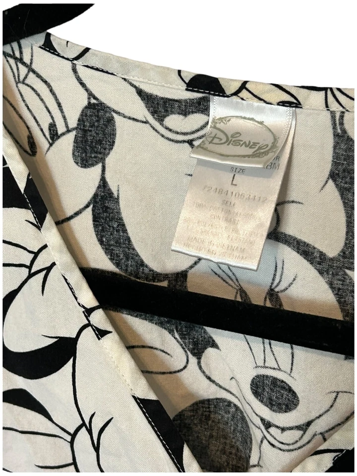 Tooniforms by Cherokee Women's V-Neck Disney Minnie Mouse Print Scrub Top size L - Image 4 of 4