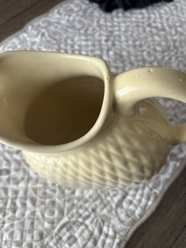 Vintage HULL USA Ice Lip Pitcher B-29 Yellow Pastel Diamond Quilt Design - Picture 14 of 16
