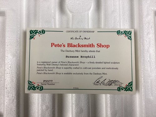 Nuevo en caja Disney Winter Wonderland Pete's Blacksmith Shop Danbury Como Nuevo Ilumina - Imagen 7 de 8