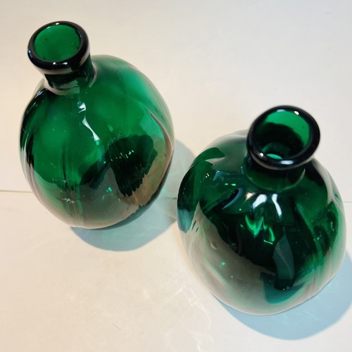 Set 2 VINTAGE BLOWN GLASS Green HEAVY ROUND RIBBED Melon BOTTLE Vase AS IS - Picture 3 of 11