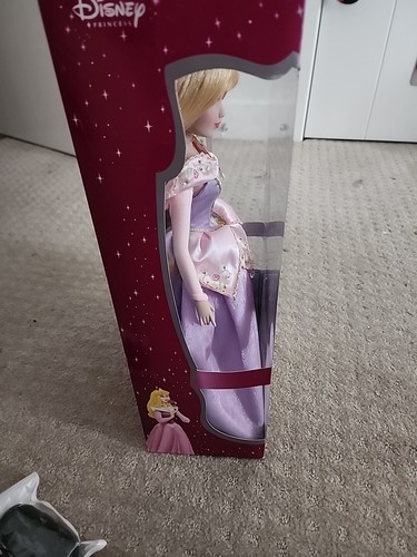 Dornröschen Disney Prinzessin Messing Schlüssel Andenken 16" Porzellan Puppe Beschreibung lesen - Bild 4 von 5