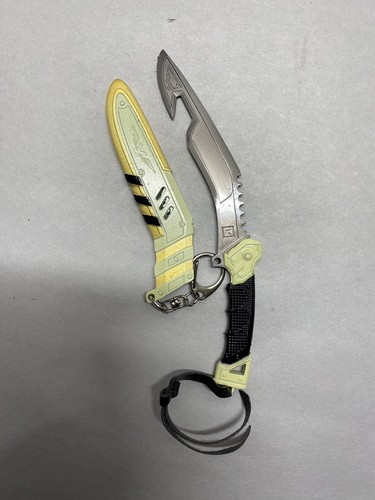 Apex Legends Heirloom Top 4 Weapons Knives Desk Decoration Gift Set NEW SEALED - Picture 13 of 14