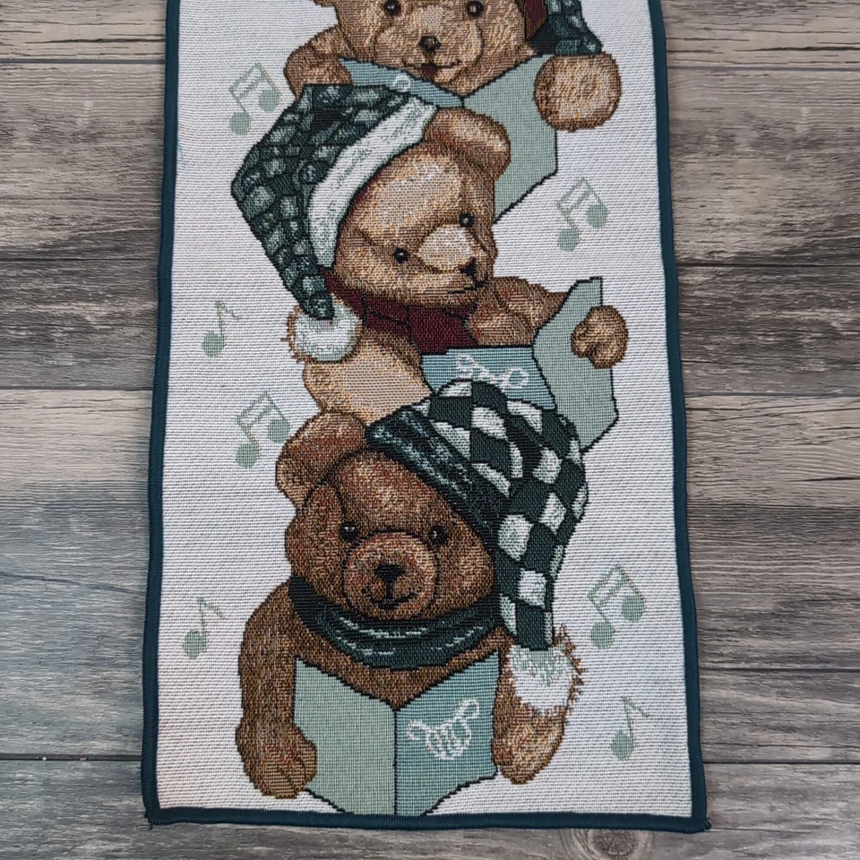 Tapiz de pared de puerta de villancicos cantores de osos de peluche con varilla colgante ordenada 35" H x 8,75" W Foto 3 de 4