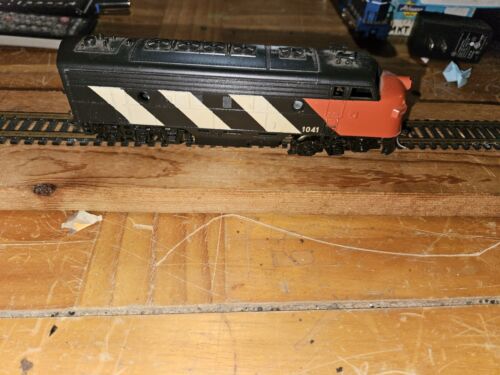 CN DIESEL, F7, HO SCALE, NOT RUNNING SLIGHT HUMMING - Picture 3 of 5
