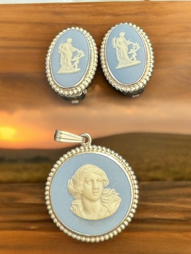 Juego de pendientes y colgantes azules de jaspe de madera de cuña hechos en Inglaterra | J1 - Imagen 2 de 10
