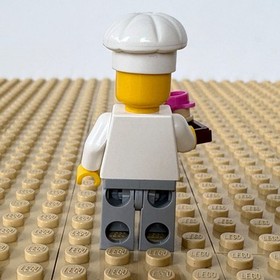 LEGO Creator Winter Village 🎄 Chef CUPCAKES twn120, 10216 BAKERY 2010 CHRISTMAS