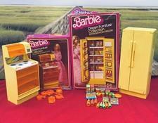 Vintage Barbie Collection One Stove microwave Oven And Refrigerator Freezer