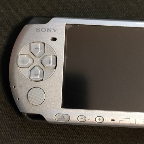 Sony PSP-3000 Kingdom Hearts Birth By Sleep Limited Edition - Picture 13 of 24