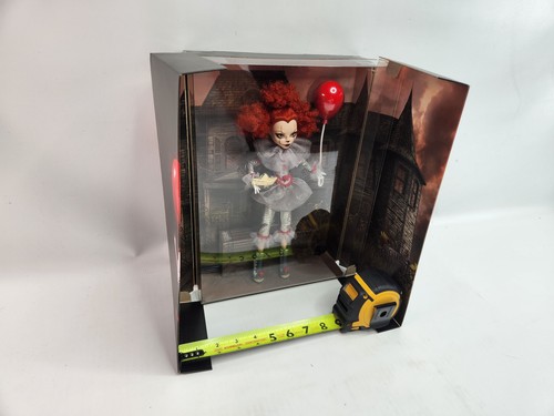 Bambola IT Monster High Pennywise - Skullector Series Nuove creazioni GNP22 Mattel - Foto 14 di 17