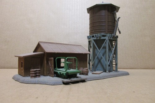 HO SCALE RAILROAD HAND CAR, HAND CAR SHED w/ STORAGE & WATER TOWER