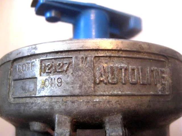 Original 1970 D0TF 12127-M Autolite Distributor & Autolite Vacuum 0M9 Date Code - Image 3 of 4