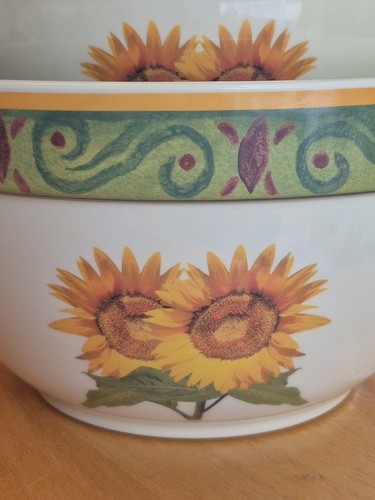 Melamin 3er Set verschachteltes Mischen 10", 8,75" & 7,5" Schüsseln Sonnenblumen Gummiboden EUC - Bild 3 von 24