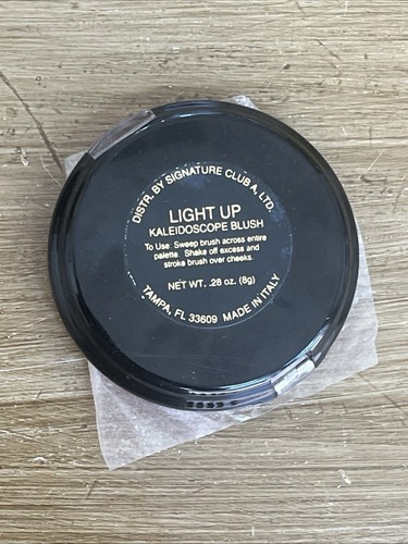 Signature Club A Light Up Kaleidoscope Blush .28 oz. Italy - Picture 2 of 2