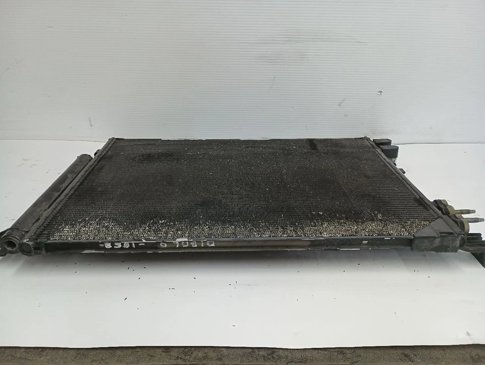 AC Condenser from 2014 Cadillac CTS 11753472 - Image 3 of 4