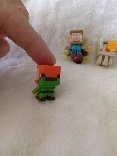 Minecraft Lot Of 4 Mini Figurines - Picture 5 of 10