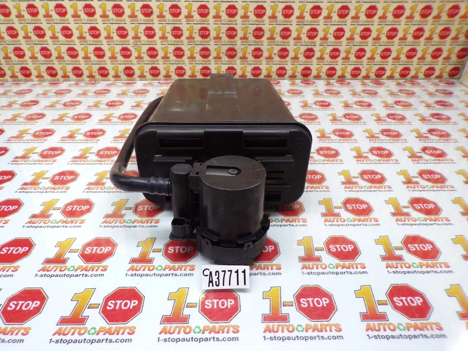 Chevrolet Colorado 2004-2012 bote de vapor de combustible 19209329 OEM Foto 3 de 4