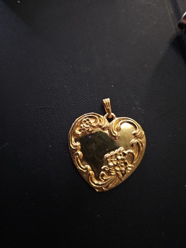 Collar Colgante Vintage Tono Dorado Estilo Art Nouveau En Forma de Corazón “Amor” - Imagen 3 de 4