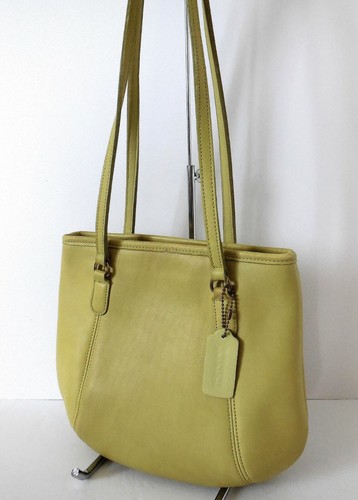 NICE! VINTAGE COACH 9996 LIME GREEN FRAME SHOULDER