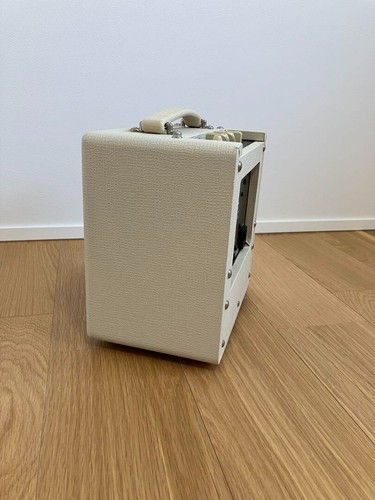 VOX AC4TV8 Guitar Combo AMP Tube 4 WATT Tested W/Box - Picture 5 of 7