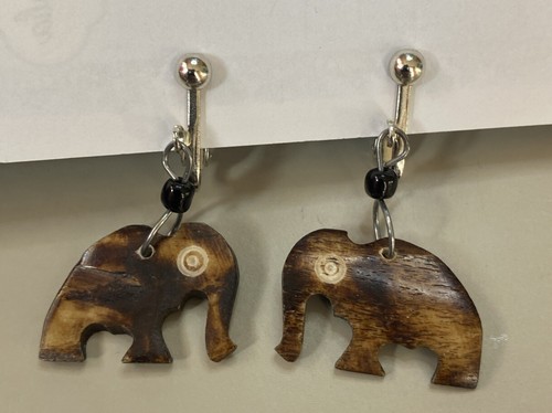 Clip On Earring Wood Elephant with Big Eye Dangle Earrings Silver Ton Black Bead - Picture 2 of 9