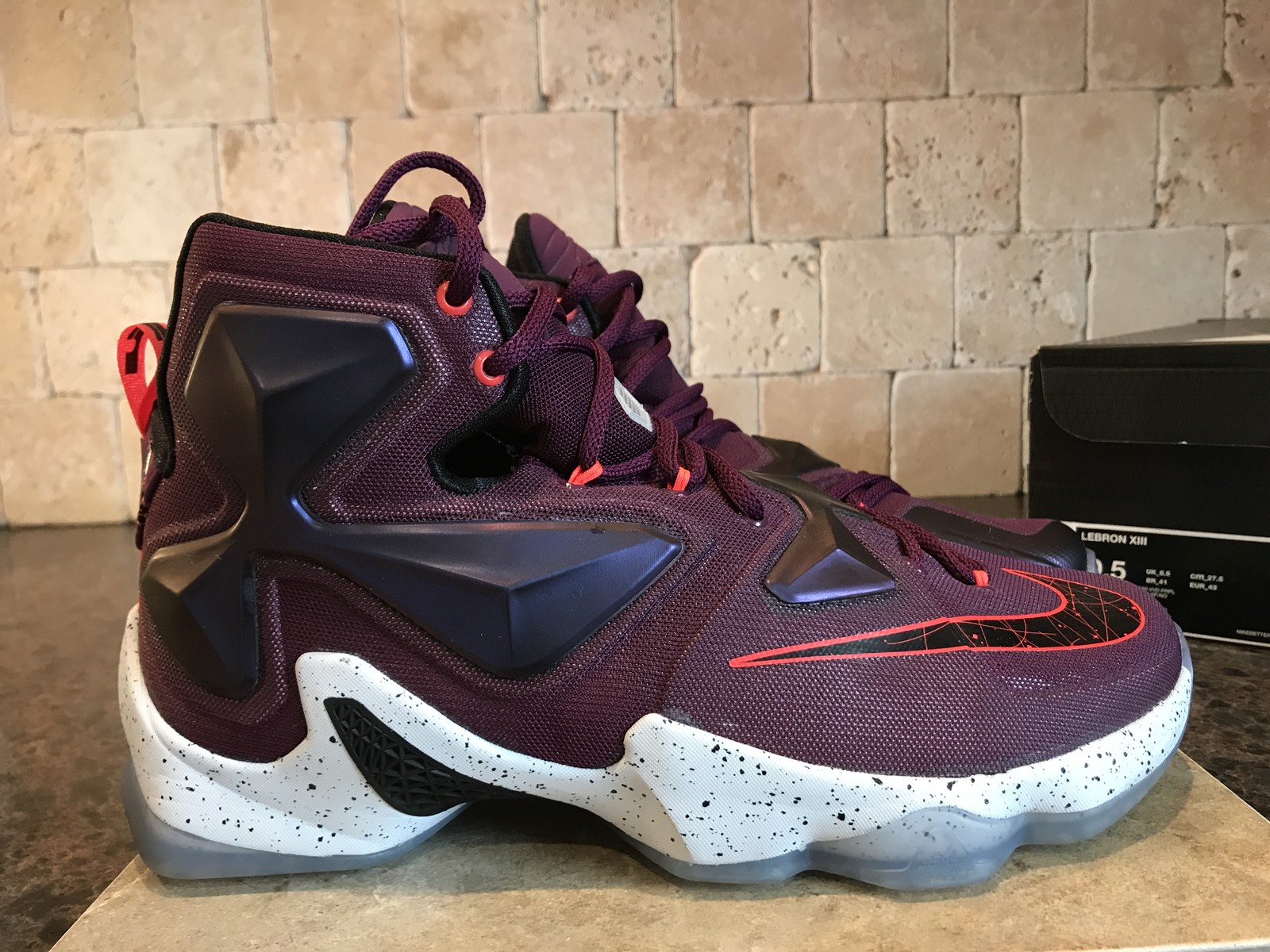 LEBRON XIII SIZE 9.5 MEN'S SNEAKERS AUTHENTIC 2018 MULBERRY WRITTEN IN THE STARS LEBRON XIII SIZE 9.5 MEN'S SNEAKERS AUTHENTIC 2018 MULBERRY WRITTEN IN THE STARS