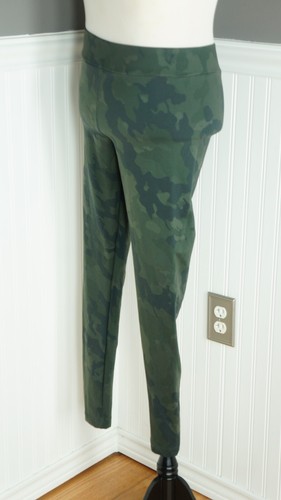 NEW Matty M Women's Activewear Camouflage Leggings Medium NWT - Picture 4 of 4