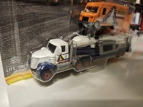 1/87 Scale Diecast Replica By Matchbox Lonestar Cab & Rocket Trailer - Picture 14 of 14
