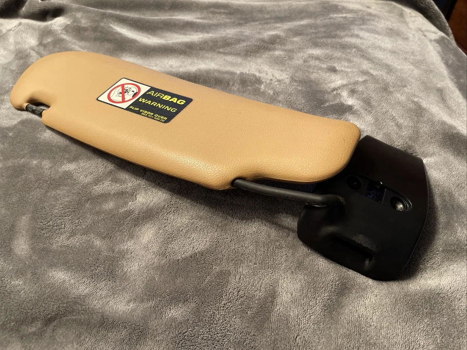 Porsche 911 4S convrt Right Sun Visor (used) beige 997731032287E3 - Изображение 4 из 4