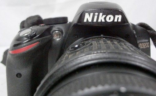 Nikon D3200 Digital SLR Camera w/ Nikon AF-S DX Nikkor 18-55mm Lens & Battery! - Picture 4 of 20