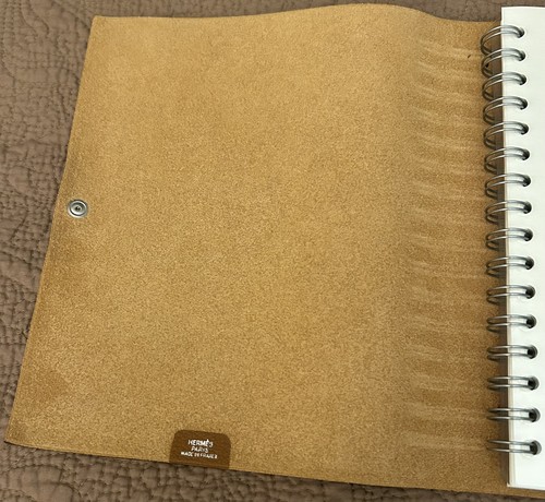Hermes Ulysse Agenda; Size MM; Color Gold Material: Togo Calfskin Leather; NEW - Picture 7 of 13