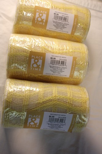 Cinta de polietileno de malla decorativa 5,5" x 18' amarilla a cuadros decoración de resorte nuevo en paquete 3 rollos - Imagen 2 de 6