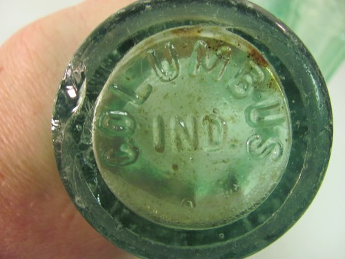 Lot 3 Vintage Coca Cola Bottles - Cincinnati, OH - Lexington, KY - Columbus, IN - Picture 7 of 9