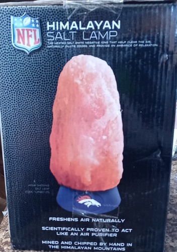 NFL Denver Broncos Lámpara de Sal del Himalaya Sal Roca Color Coral con Logotipo en Base Nueva - Imagen 4 de 6
