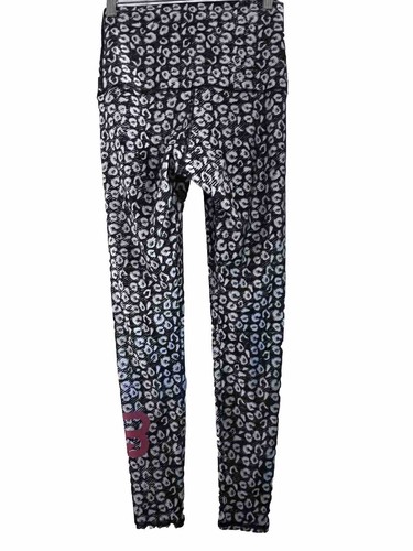 Leggings Emily Hsu Designs Cyclebar CB para mujer negros y grises con estampado de leopardo talla M - Imagen 5 de 11